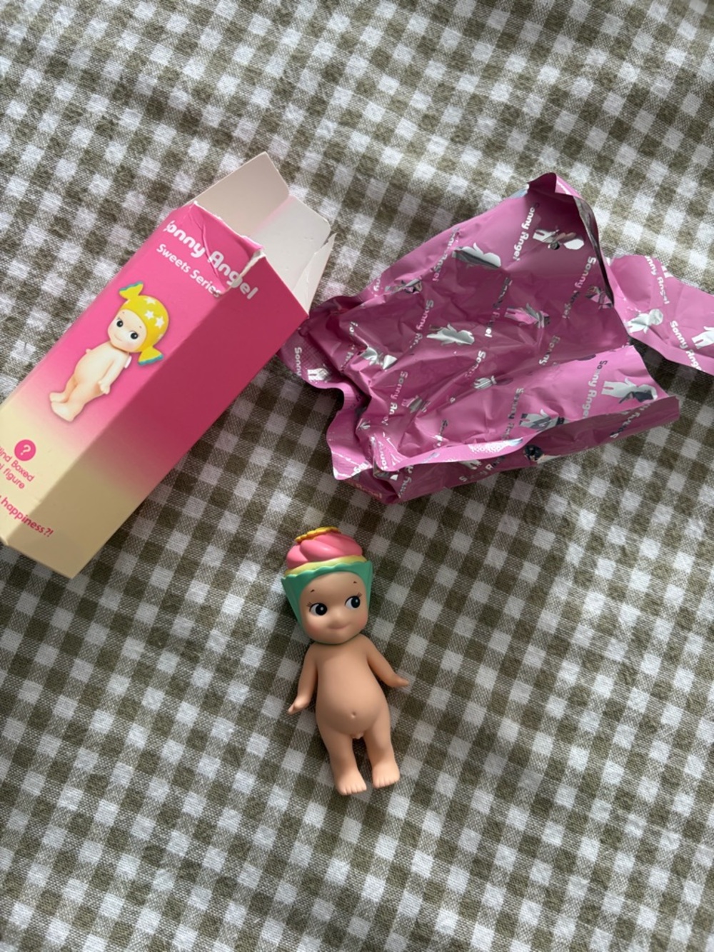 Sonny Angel Sweets Series— Cupcake